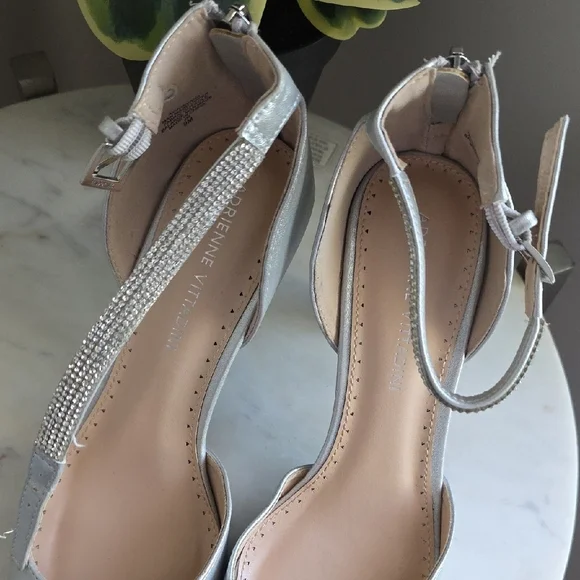 Chic Silver Heels with Rhinestone Accents - Picture 6 of 7